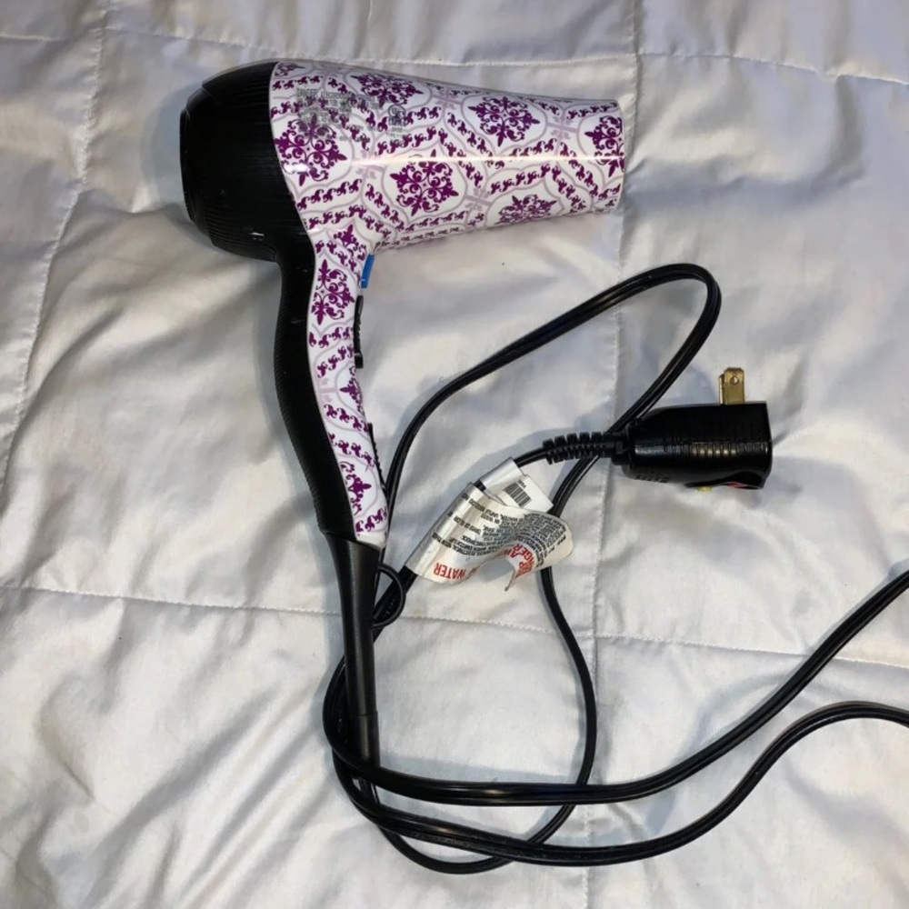 Blow dryer